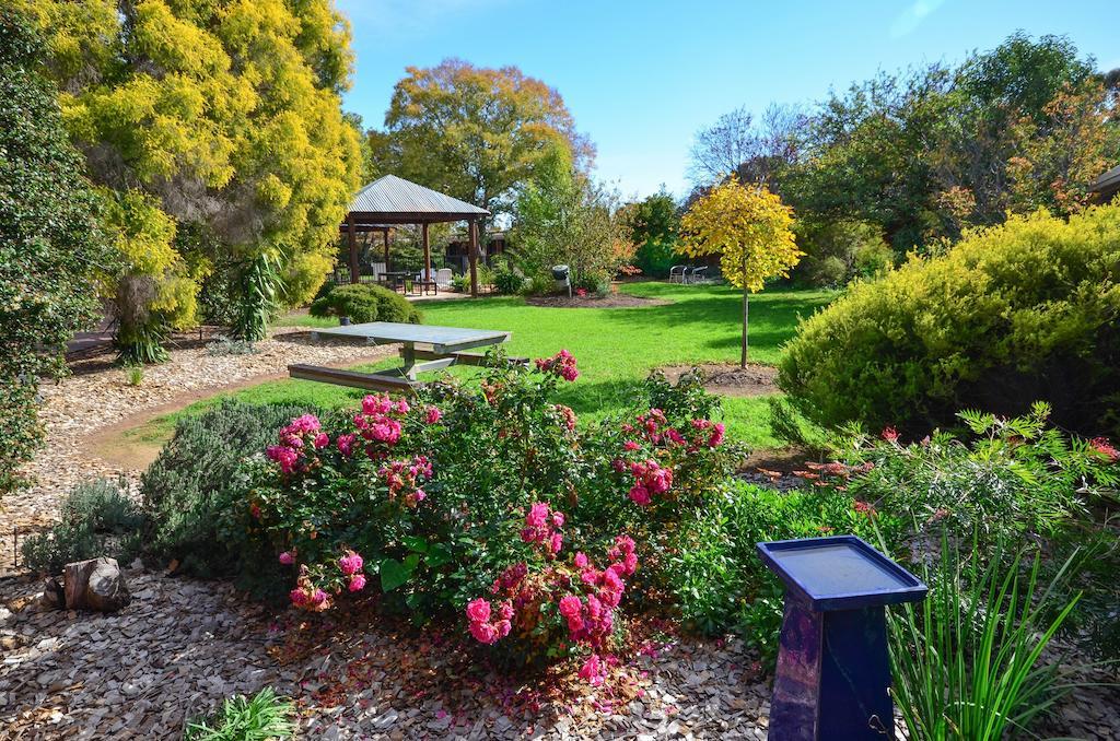 River Country Inn (Adults Only) Moama Extérieur photo