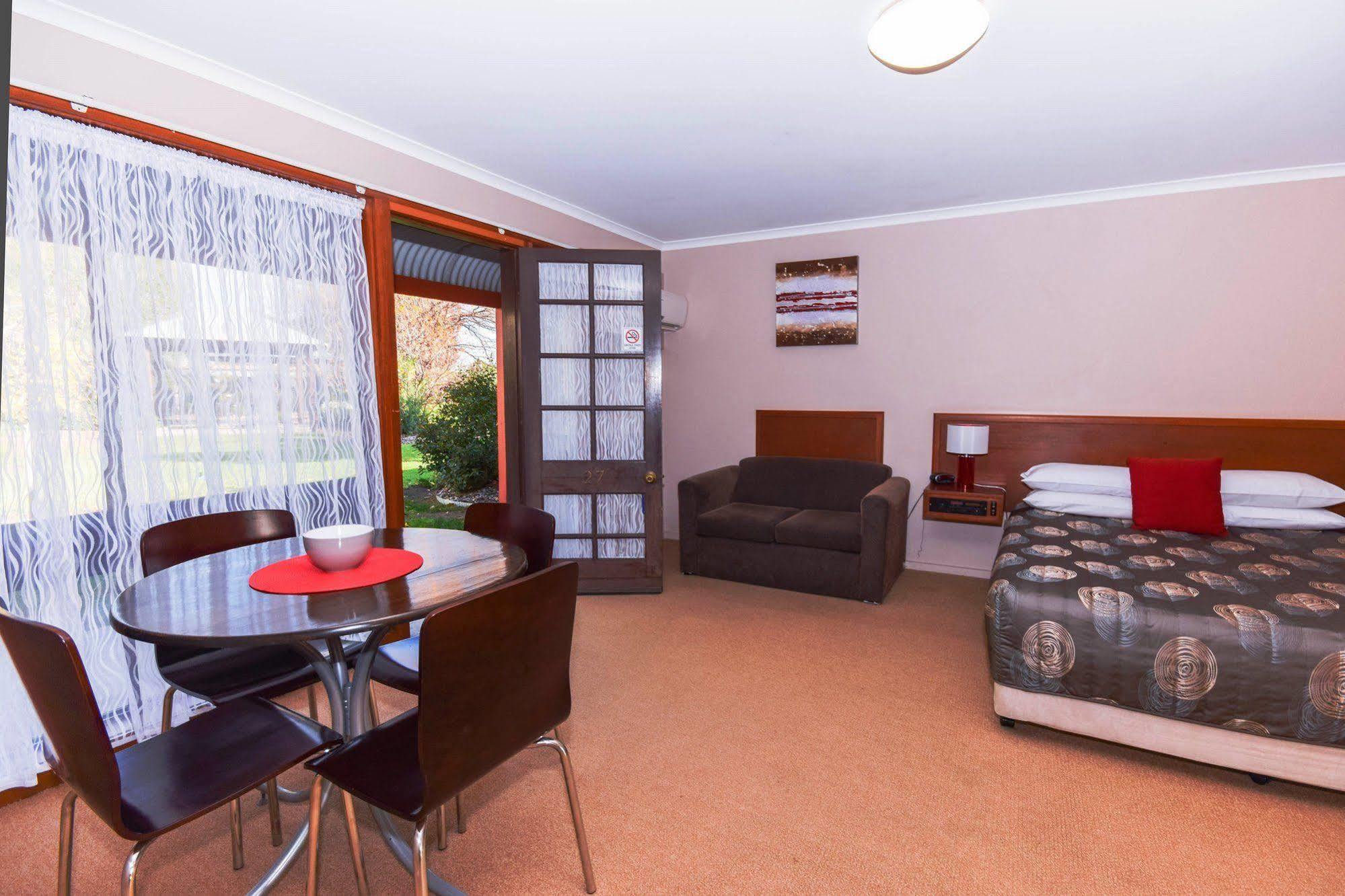 River Country Inn (Adults Only) Moama Extérieur photo