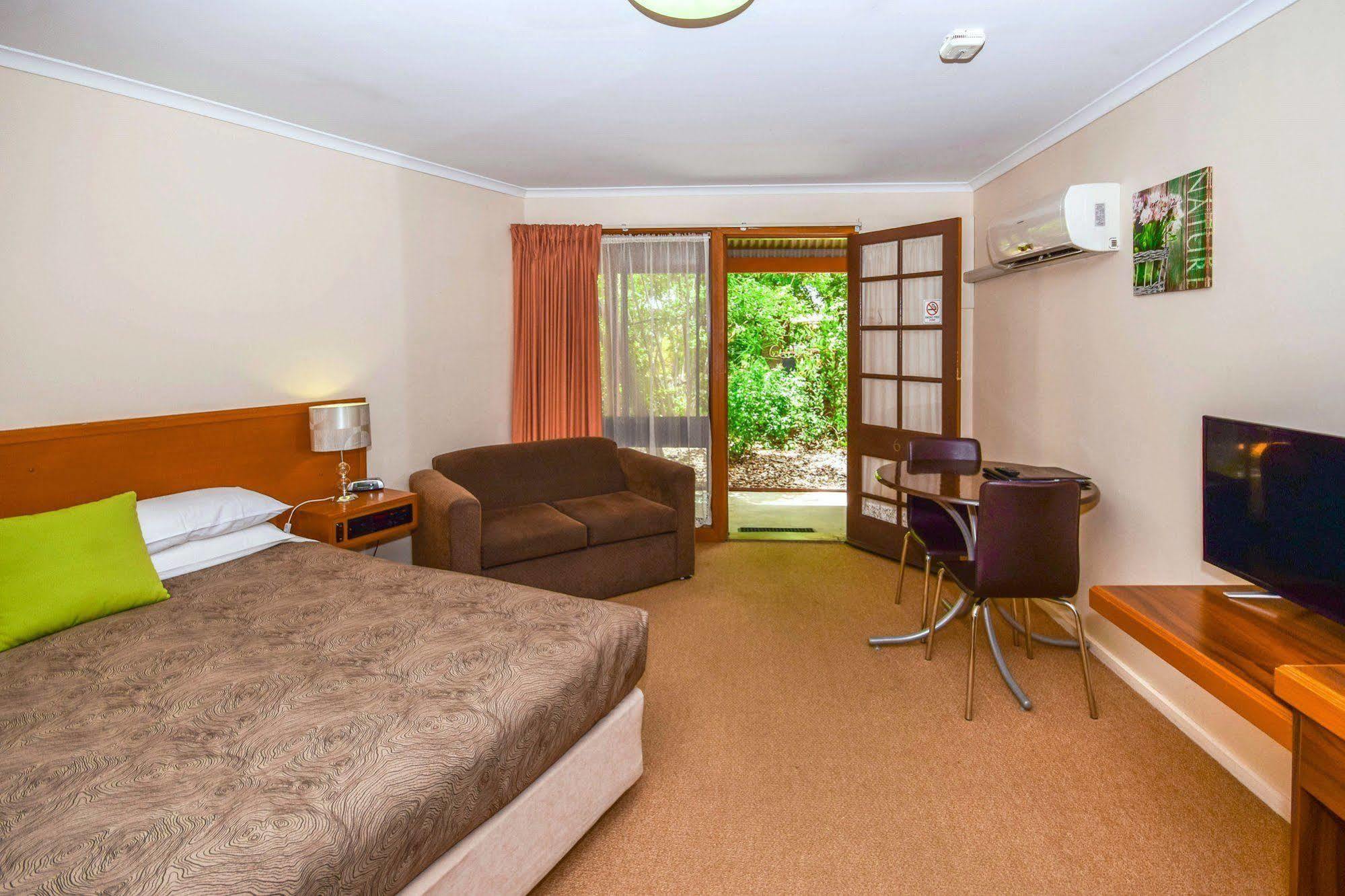River Country Inn (Adults Only) Moama Extérieur photo