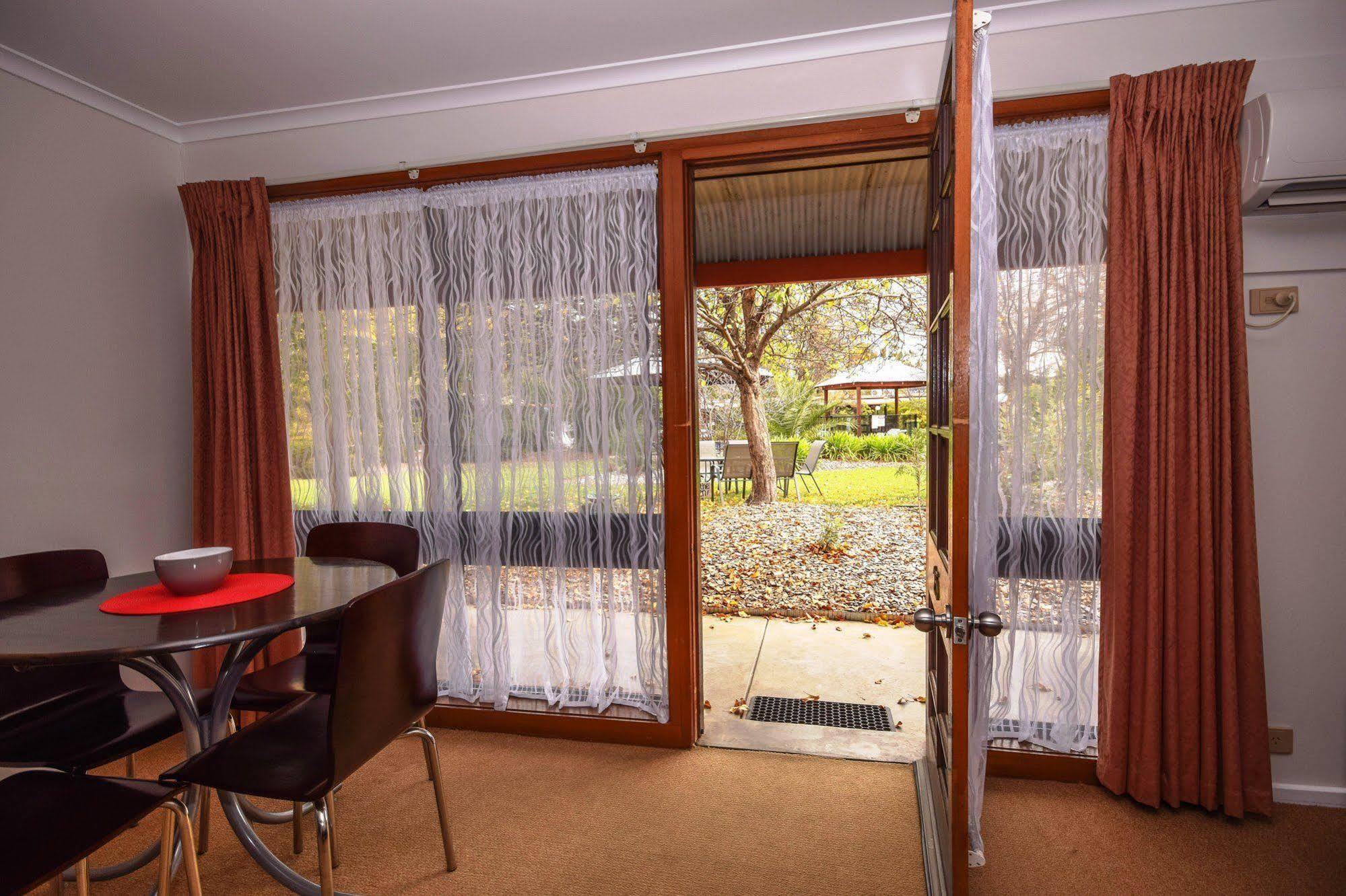 River Country Inn (Adults Only) Moama Extérieur photo